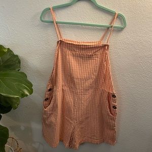 Peach romper 🍑 plaid (linen-like)!